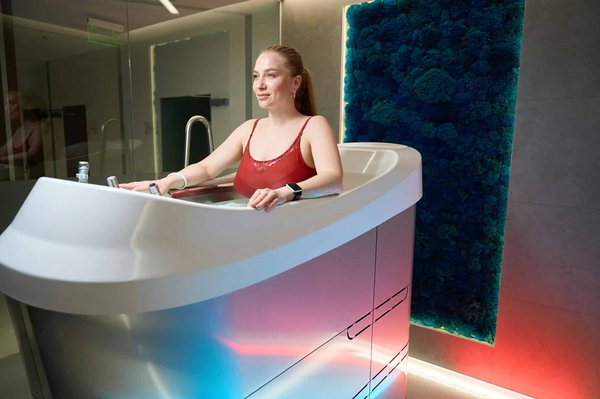 Quels sont les avantages de l'intégration de l'aquabike dans une routine d'exercice pour la santé cardiovasculaire et la tonification musculaire?