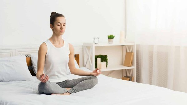 Comment la pratique de la méditation guidée peut-elle améliorer la gestion du stress et la qualité du sommeil?